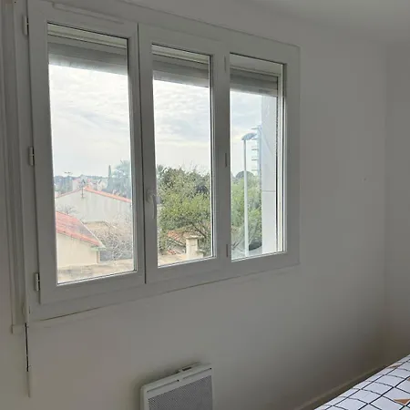 75 Metres Carres Proche Gare Et Tram Apartment *