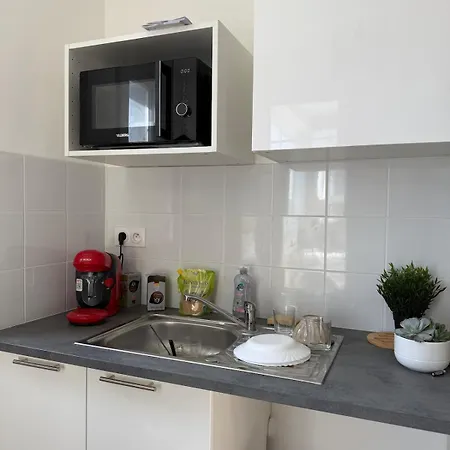 Apartment 75 Metres Carres Proche Gare Et Tram *