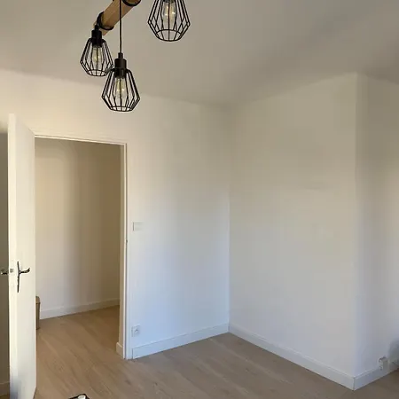 Apartment 75 Metres Carres Proche Gare Et Tram